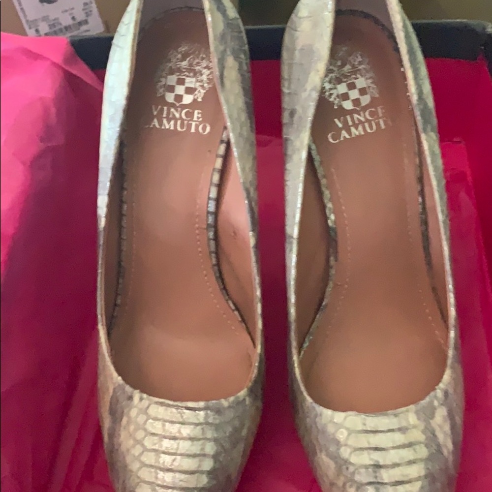 Vince camuto silver mist high heels